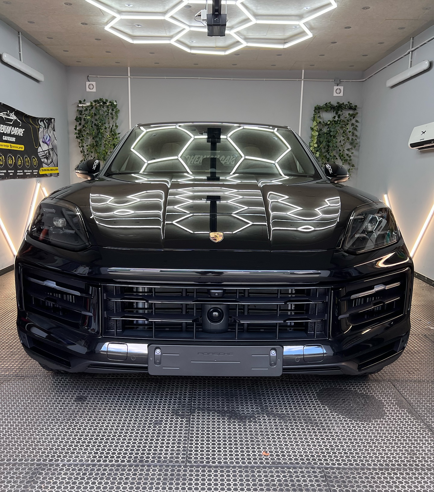 Černé Porsche po keramické ochraně laku – Šumava Peaks Detailing